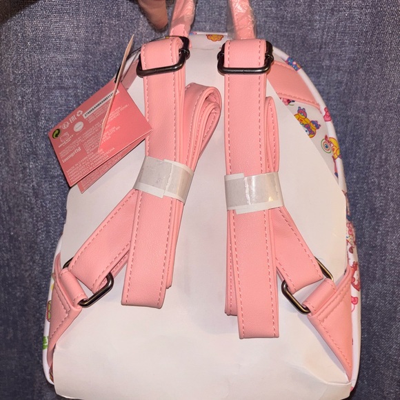 Hello Kitty Loungefly Backpack - Picture 2 of 8